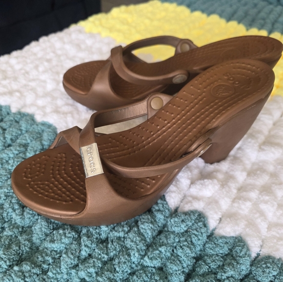 CROCS Women's Brown Clog Sandals - Picture 3 of 6